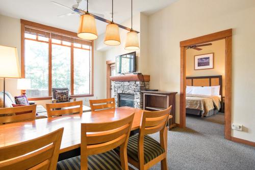 Gallery image of Village 2105 in Mammoth Lakes