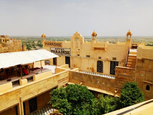 vista dal tetto di un edificio di Hotel Paradise a Jaisalmer