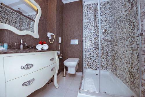 Un baño de Ocean Blue High Class Hotel & SPA