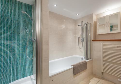 Koupelna v ubytování The Holyrood Park Residence