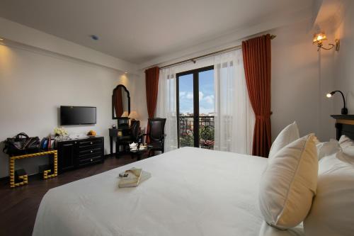 Μια τηλεόραση ή/και κέντρο ψυχαγωγίας στο Hanoi Center Silk Premium Hotel & Spa & Travel