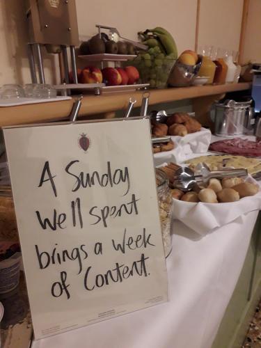 Jídlo v hotelu nebo okolí