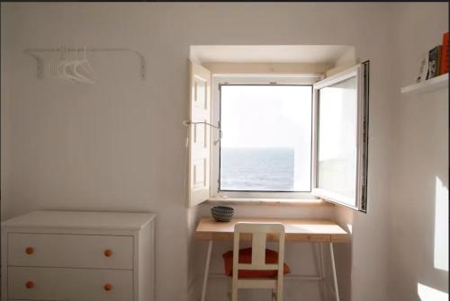 Fotografie z fotogalerie ubytování Seafront house above the beach M113 v destinaci Ericeira