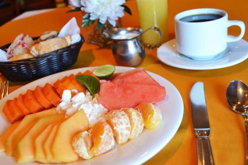 Comida en o cerca de este hotel