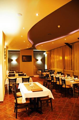 Restoran atau tempat lain untuk makan di Hotel Aqua Panon