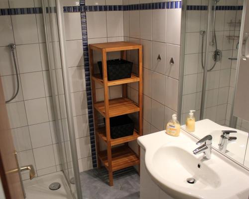 Bathroom sa Apartment Almblick