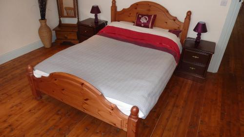 Katil atau katil-katil dalam bilik di Hazel Barrow Farm Cottage