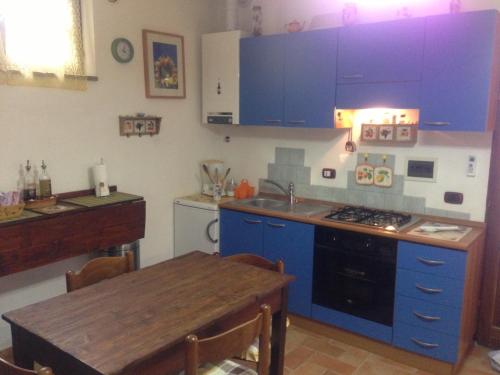 Η κουζίνα ή μικρή κουζίνα στο Agriturismo La Collina