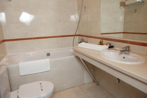 Koupelna v ubytování Lavina Hotel