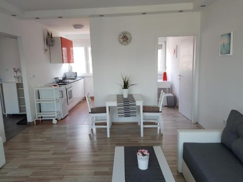 Apartment Alex Miramare