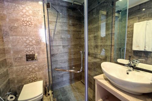 Ένα μπάνιο στο Gold Tbilisi Hotel