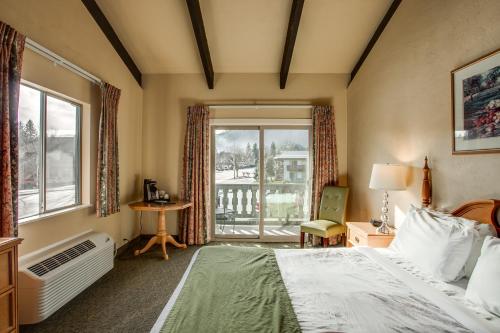 Postel nebo postele na pokoji v ubytování Der Ritterhof Inn