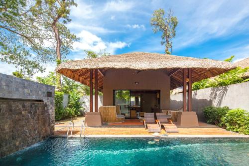 Kolam renang di atau di dekat Beyond Khaolak