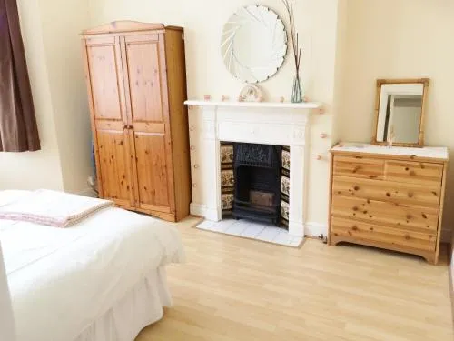 Spacious West London 2 Bedroom Apartment photo 3