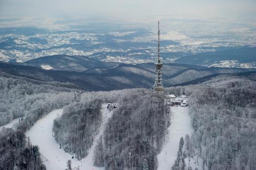 Hotel Tomislavov Dom im Winter