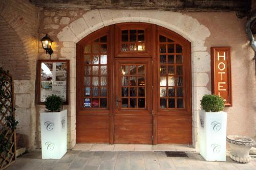Η πρόσοψη ή η είσοδος του Hotel des Consuls