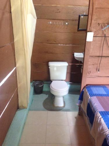 A bathroom at Cabanas chaac calakmul