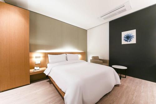 Gallery image of Golden River Hotel in Gwangmyeong