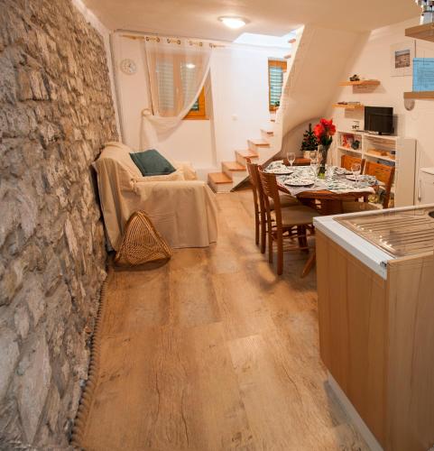 Apartment Alex tesisinde mutfak veya mini mutfak