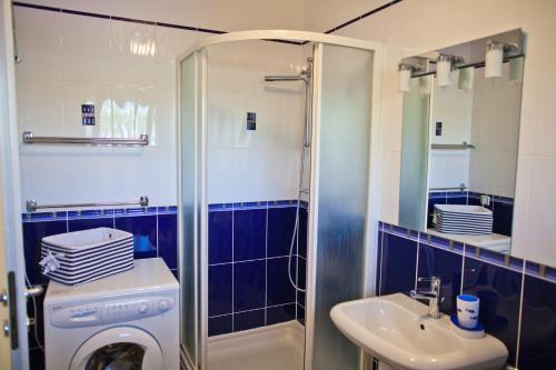 Bilik mandi di Delux Villa Hedonica