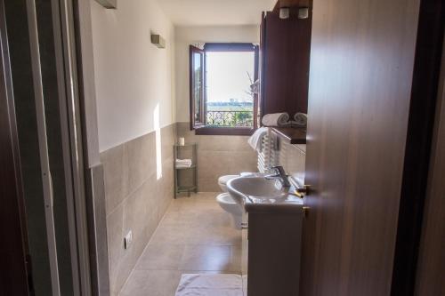 A bathroom at Locanda Da Piero