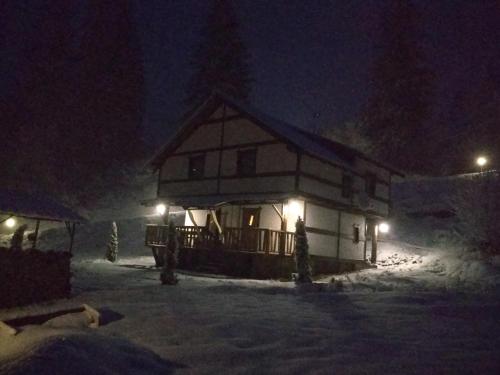 Khatyna u Dolyni durante el invierno