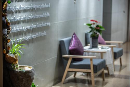 Ruang duduk di Novo Hotel Chongqing