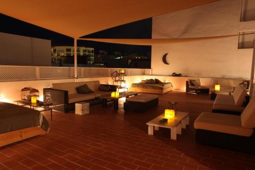 Ruang duduk di Juanita Hostal