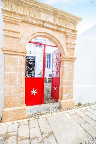 Gambar di galeri bagi The red door in Koskinou di Koskinou