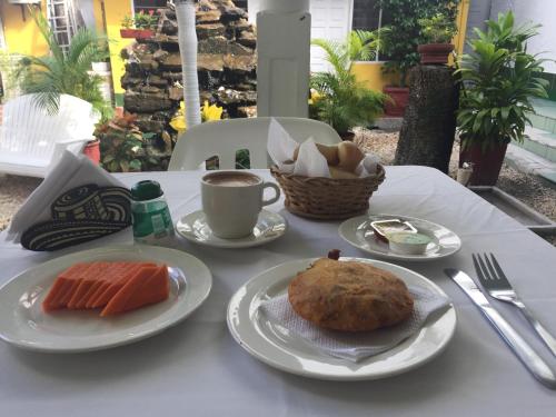
Breakfast options available to guests at Hotel Balcones de Bocagrande
