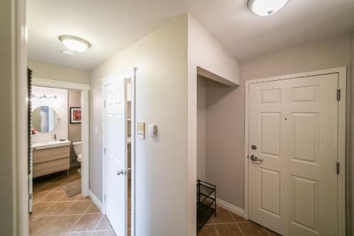 McKinnon Pointe #208 – Photos 3