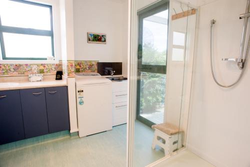 Kuchyň nebo kuchyňský kout v ubytování EMotel Napier