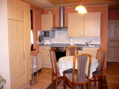 Ferienwohnungen Karlshagen USE 2060にあるキッチンまたは簡易キッチン