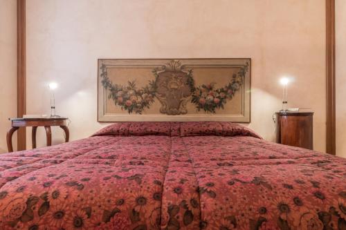 Gallery image of La Fenice Double Canal view in Venice