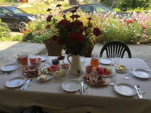 Φαγητό σε αυτός ο ξενώνας ή κάπου εκεί κοντά