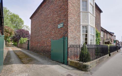 Porch House – Photos 3