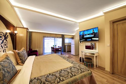 Family Room with Terrace - Annex