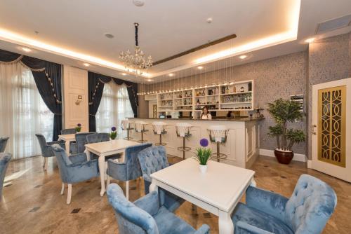 Ruang duduk di Marnas Hotels