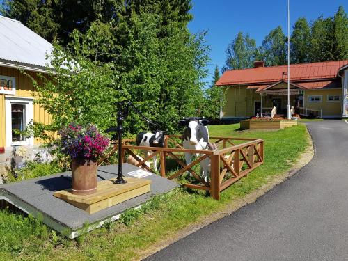 Aed väljaspool majutusasutust Mansikkaharju Holiday Camp