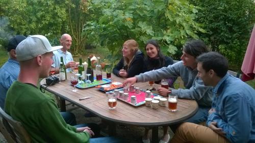 Nápoje v ubytování VALRELEY, chambres et table d'hôtes eco-friendly avec bain nordique au sud du massif du Jura