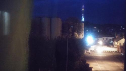 リヴィウにあるVolbilの街灯の夜景