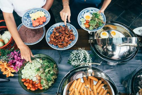 Φαγητό σε αυτό το ξενοδοχείο ή κάπου εκεί κοντά