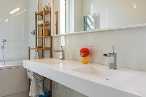 Lovely Cenisio Apartment