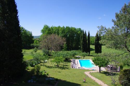 Vista de la piscina de Chambres d'hôtes Le Verger o alrededores