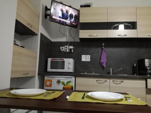 Basement Studio close to Train Station