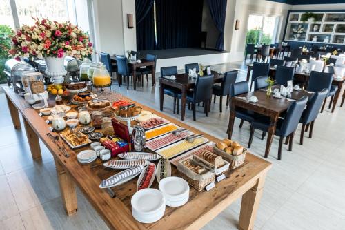 Jídlo v hotelu nebo okolí