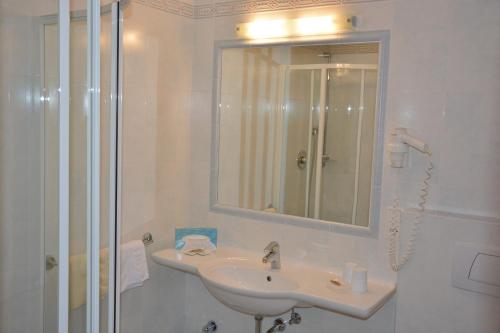 Koupelna v ubytování Hotel Tanja-Sonnenhof