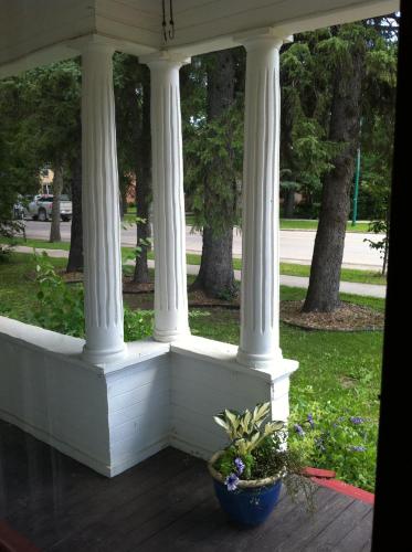 Κήπος έξω από το Sir Edgar House B&B