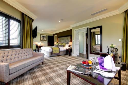 Un lugar para sentarse en Ramside Hall Hotel, Golf & Spa