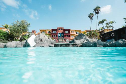 Bazén v ubytování Park Club Europe - All Inclusive Resort nebo v jeho okolí